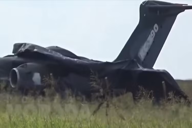 Chiếc máy bay bị hư hỏng khá nặng