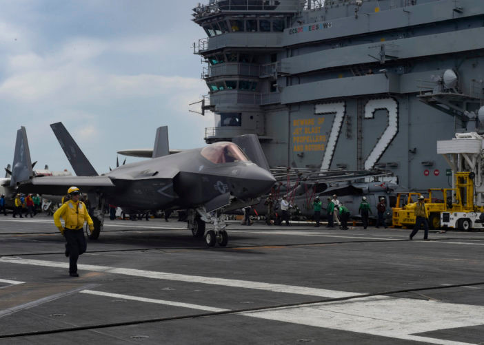 Hình ảnh tiêm kích F-35C hoạt động trên tàu sân bay USS Abram Lincoln