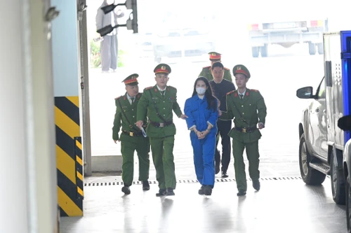 Xét xử loạt cựu lãnh đạo, thẩm phán nhận hối lộ xảy ra tại Tòa án nhân dân Cấp cao ở Đà Nẵng 