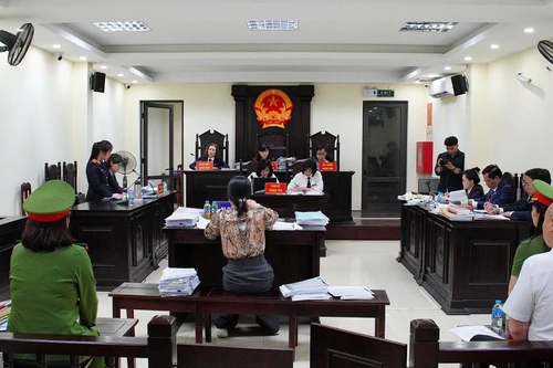 Cựu Hiệu trưởng lạm thu tiền học thêm bị đánh giá không thành khẩn 