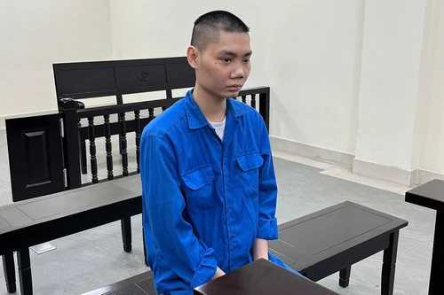 Phóng hỏa đốt nhà người khác vì mâu thuẫn mua bán xe máy 