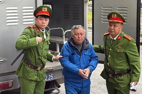 Gây thất thoát hơn 380 tỷ đồng, nhóm cựu lãnh đạo Tổng Công ty Xi măng hầu toà