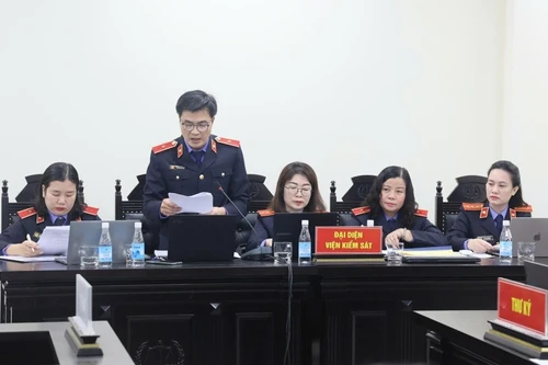 Đại diện Viện kiểm sát nêu quan điểm trong vụ án sản xuất, buôn bán sữa giả 