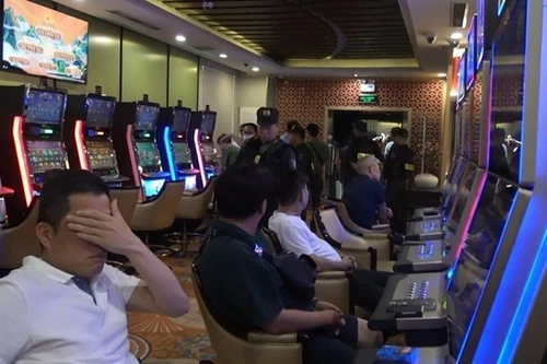 Đối tượng người nước ngoài tổ chức “sới bạc” núp bóng câu lạc bộ Poker