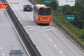 Bộ Xây dựng bổ sung biển báo tại những vị trí xử lý vi phạm khoảng cách an toàn