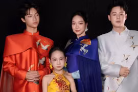 Chàng trai 16 tuổi đa tài tỏa sáng cùng BST "Ngọc Hạc Vương Uyển" 
