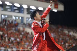 Vì sao Tùng Dương “xin vía” Mỹ Tâm khi làm live-concert tại SVĐ Mỹ Đình?