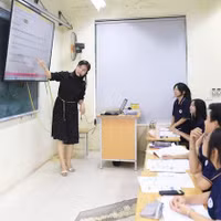 Trường học Hà Nội sẽ tăng cường sử dụng tiếng Anh theo 3 mức độ