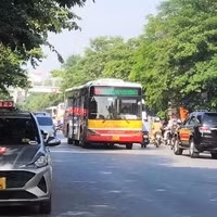 Hà Nội yêu cầu nâng cao an toàn vận hành xe buýt