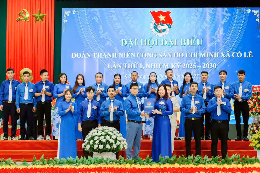 doan-thanh-nien-xa-co-le.jpg
