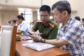 Công an phường Hà Đông mở đợt cao điểm "30 ngày, đêm" tích hợp an sinh xã hội trên VNeID
