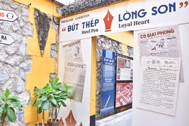 Những hình ảnh kể chuyện về "Bút thép, lòng son"