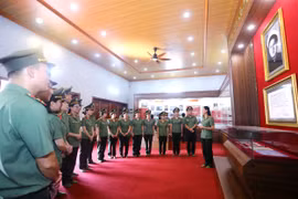 Cụm Thi đua số 4 Công an Hà Nội: Bồi đắp lý tưởng cách mạng từ những "địa chỉ đỏ"