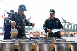 Cận cảnh trận địa pháo hoa ở Hà Nội trước giờ khai hỏa