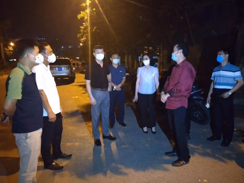 Bí thư Tỉnh ủy Hòa Bình Ngô Văn Tuấn kiểm tra công tác phòng, chống dịch bệnh Covid – 19 trên địa bàn thành phố Hòa Bình đêm 9/5 Bí thư Tỉnh ủy Hòa Bình Ngô Văn Tuấn kiểm tra công tác phòng, chống dịch bệnh Covid – 19 trên địa bàn thành phố Hòa Bình đêm 9/5