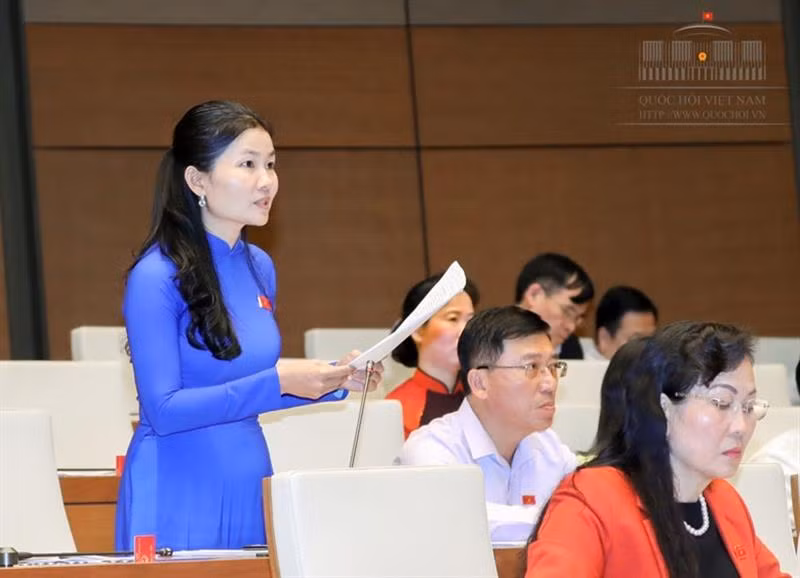 Bí thư Thành ủy Đồng Xoài Tôn Ngọc Hạnh phát biểu tại diễn đàn Quốc hội