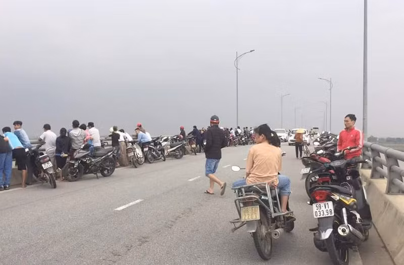 Cầu Yên Xuân 2 nơi phát hiện ví và áo của anh Phát để lại