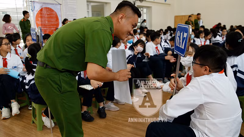 Việc này giúp các em học sinh tiếp thu một cách chủ động và nhớ lâu hơn những tình huống xâm hại tình dục