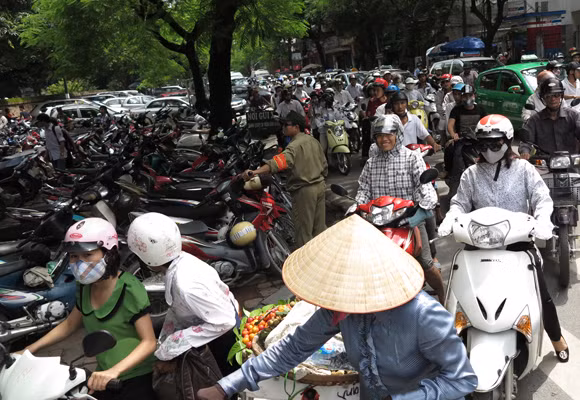 Sĩ tử lại nhốn nháo dồn về Văn Miếu ảnh 1