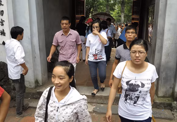Sĩ tử lại nhốn nháo dồn về Văn Miếu ảnh 6