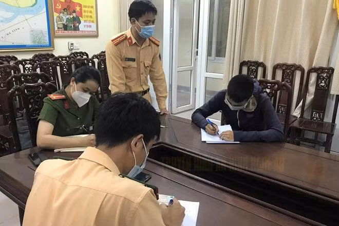 T.V.H làm việc tại cơ quan công an