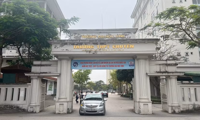 Trường THPT chuyên Đại học Vinh nơi nữ sinh N. đang theo học