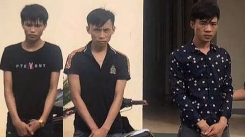 Các đối tượng tại cơ quan công an (Nguồn: Dân Trí) Các đối tượng tại cơ quan công an (Nguồn: Dân Trí)