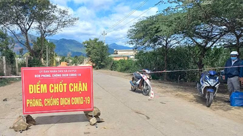 Điểm chốt chặn phòng, chống dịch Covid-19 tại xã Cư Pui (Ảnh: Báo Đắk Lắk)