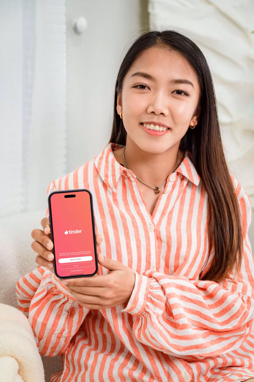 Cầu thủ Huỳnh Như sẵn sàng cho những kết nối mới và đa dạng trải nghiệm cuộc sống trên Tinder ảnh 1