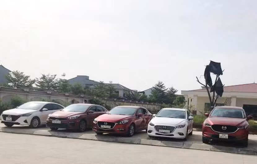 Những chiếc xe mà nhóm này thuê rồi làm giấy tờ giả mang bán