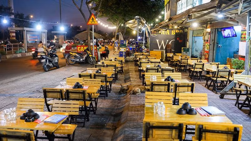 TP Hồ Chí Minh thí điểm cho phép hàng quán hoạt động sau 22h
