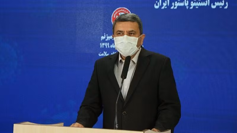 Chủ tịch Viện Pasteur Iran, tiến sĩ Alireza Biglari phát biểu trong cuộc họp báo hôm 9-10