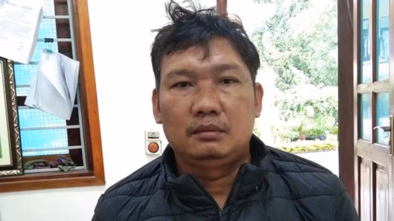 Lo Phò Phèng tại cơ quan công an (Ảnh: H. Tuấn)