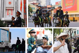 Cảnh sát cơ động kỵ binh diễu hành, giao lưu cùng người dân và du khách quanh hồ Hoàn Kiếm