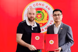 Công an Hà Nội FC ra mắt trợ lý Mourinho