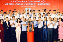 Toàn cảnh lễ mừng công CLB Công an Hà Nội vô địch V-League 2025/26