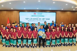 Herbalife Việt Nam 'tiếp lửa' cho 2 đội tuyển bóng đá quốc gia tại ASIAD 2026