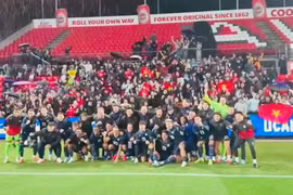 Công an Hà Nội FC ăn mừng vé C1 châu Á ngay trên sân khách