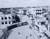 Những bức ảnh đen trắng quý giá về Hà Nội của nghệ sĩ nhiếp ảnh Lê Vượng