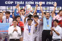 Cầu thủ Viettel phấn khích ăn mừng chức vô địch U17 quốc gia