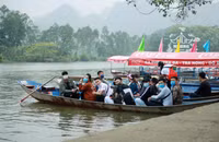 Chùa Hương mở cửa đón khách