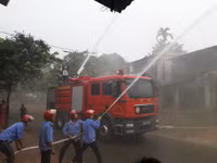 Cư dân phường Phúc Xá khẩn trương với các tình huống cháy giả định