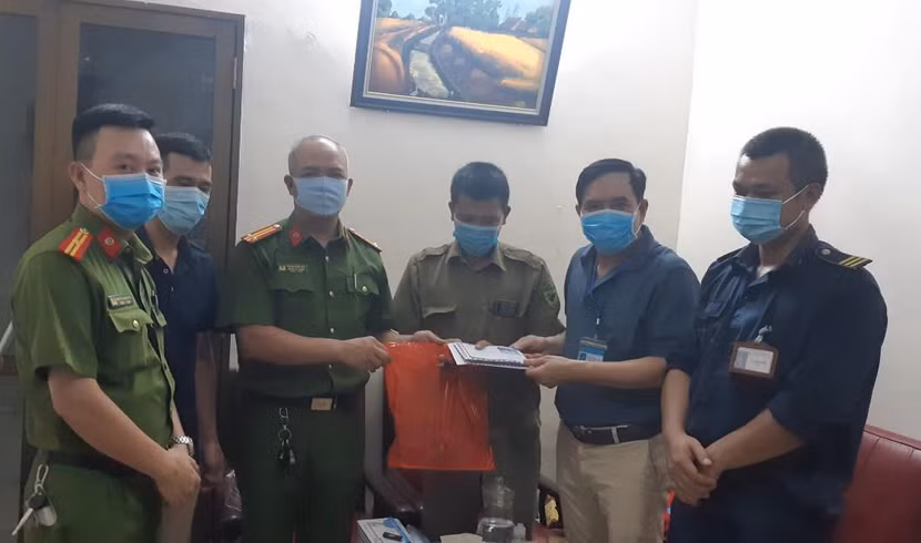 Tổ công tác thăm hỏi, động viên anh Sơn Tổ công tác thăm hỏi, động viên anh Sơn