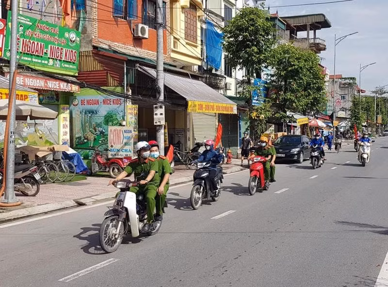 Công an huyện Thanh Oai cùng đoàn thể tổ chức tuyên truyền lưu động trên toàn huyện