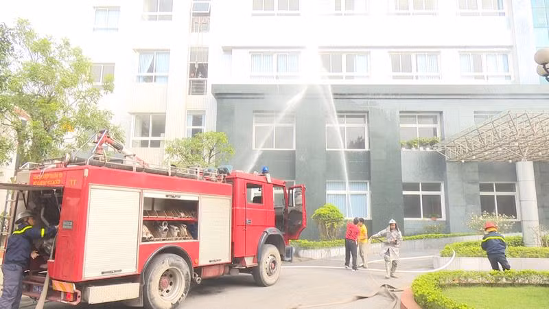 Lực lượng Cảnh sát PCCC và CNCH - CAH Thường Tín diễn tập PCCC và CNCH với nhiều lực lượng tham gia Lực lượng Cảnh sát PCCC và CNCH - CAH Thường Tín diễn tập PCCC và CNCH với nhiều lực lượng tham gia