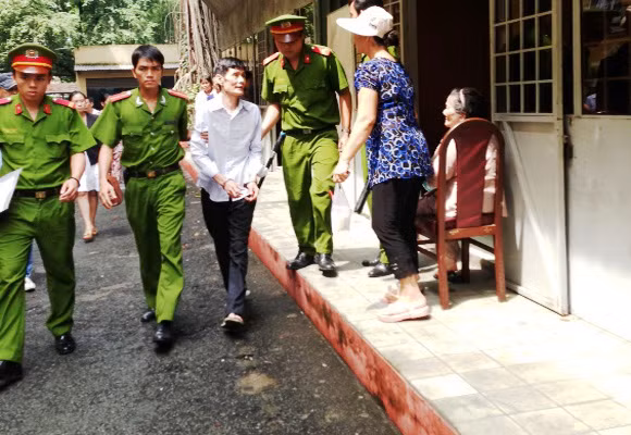 Giành khách, xe ôm chém đồng nghiệp vong mạng ảnh 1