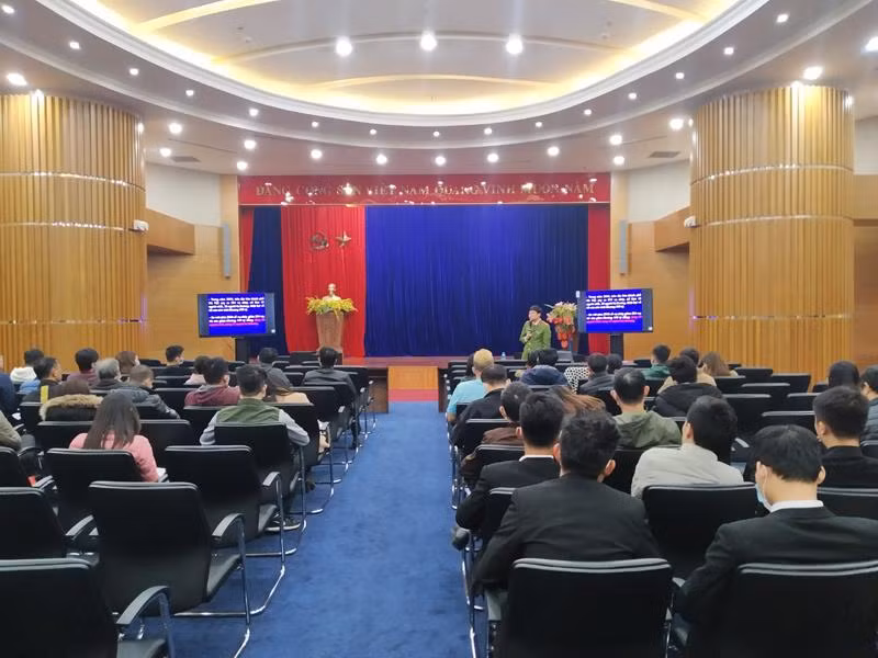 Lực lượng Cảnh sát PCCC và CNCH tuyên truyền, tập huấn kỹ năng thoát nạn cho người dân