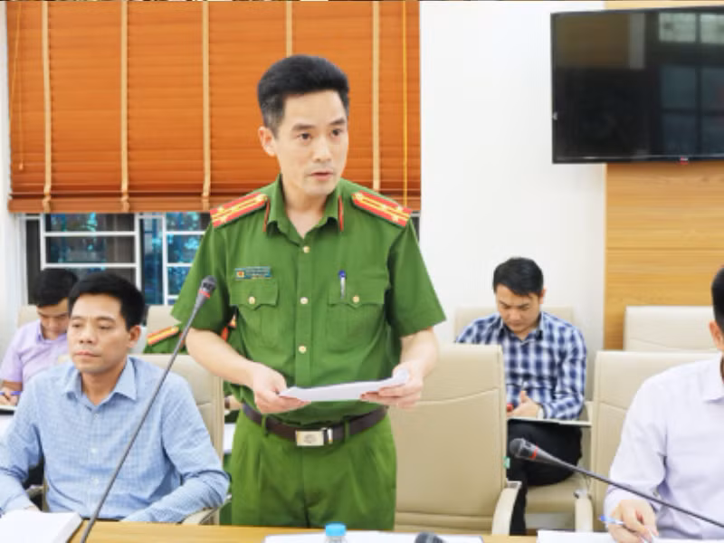Thượng tá Nguyễn Văn Dũng - Phó trưởng Công an huyện Quốc Oai báo cáo kết quả công tác PCCC&amp;CNCH quý I/2023
