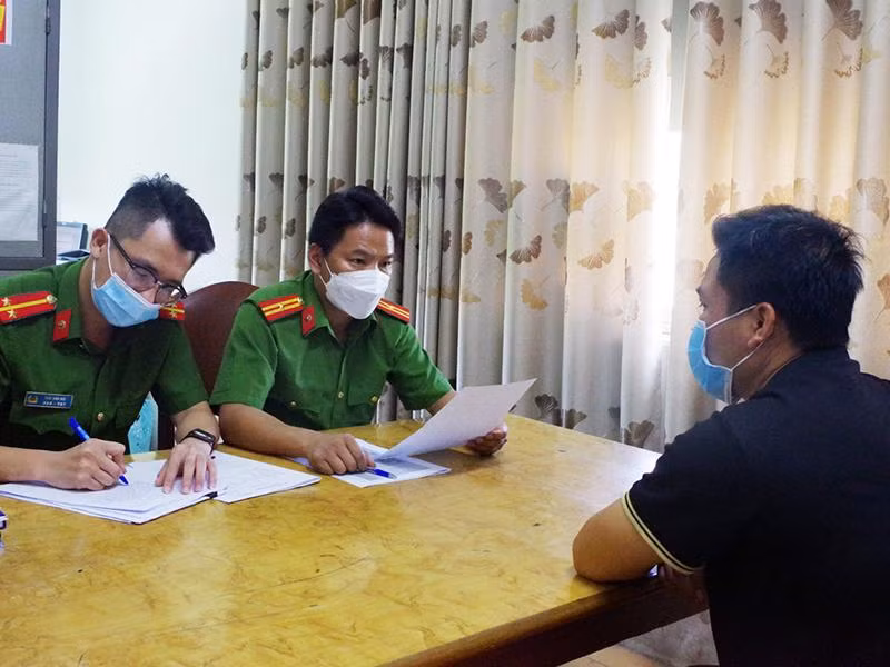 Cơ quan công an khi lời khai của C để lập hồ sở xử lý