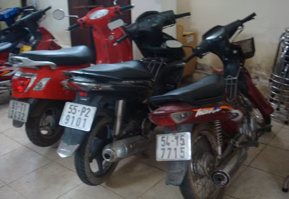 Ngày trộm cắp, tối mã tấu lận lưng đi gây án ảnh 4